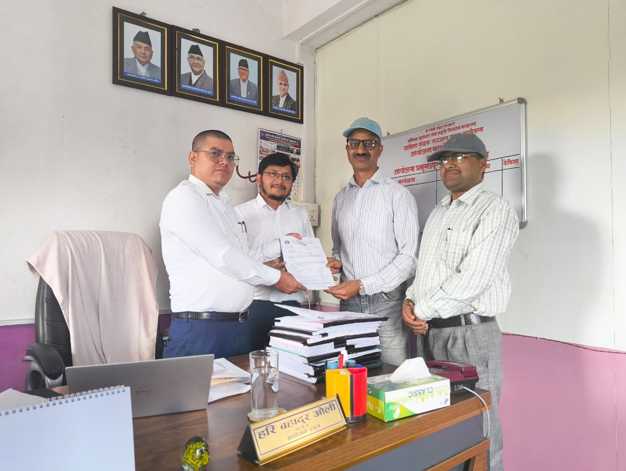 PISC Team लाई स्वागत र आयोजना संग सम्बन्धित कागजात हस्तान्तरण